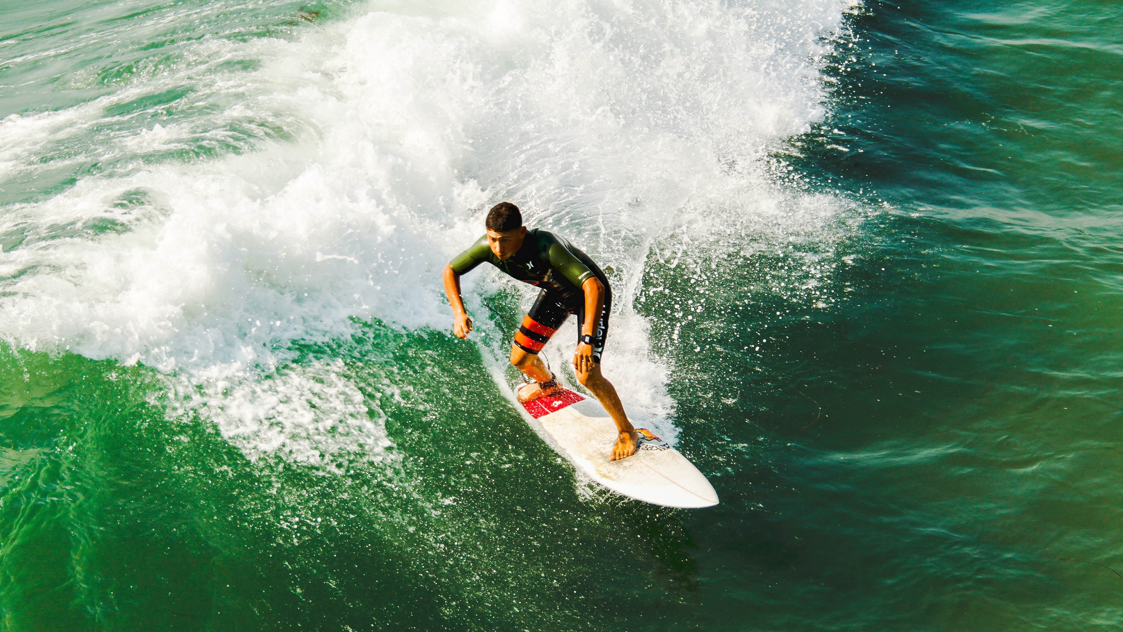小镇特色水上漂流,挑战自然水域的趣味运动,水上漂流项目